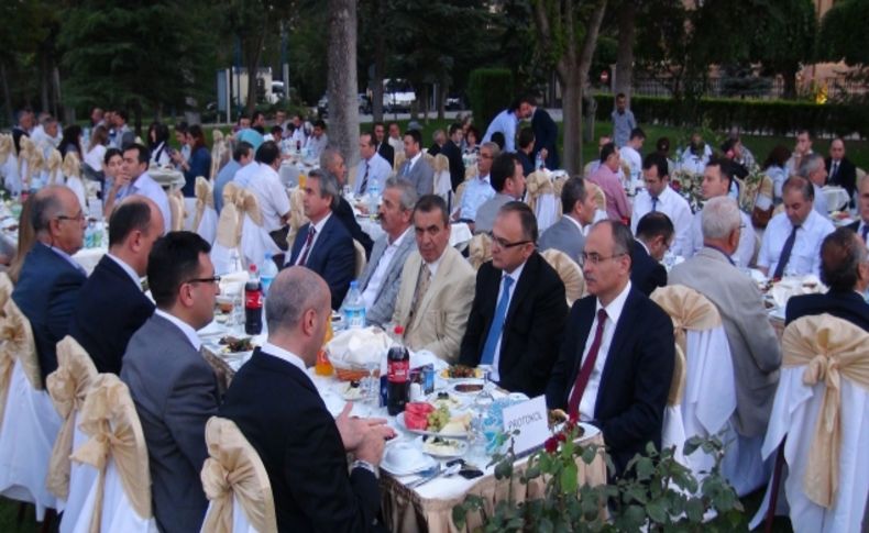 Gazi Üniversitesi’nde ilk iftarı Alevi-Bektaşiler verdi