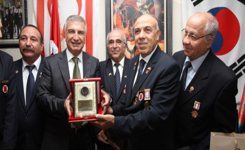 Gazilerden Başkan Durak’a plaket