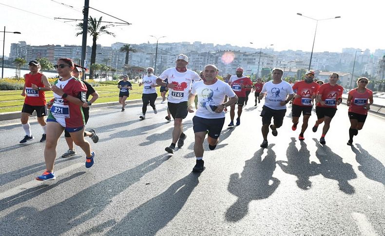 Genç yürekler ve Başkan Soyer 19 Mayıs için koştu