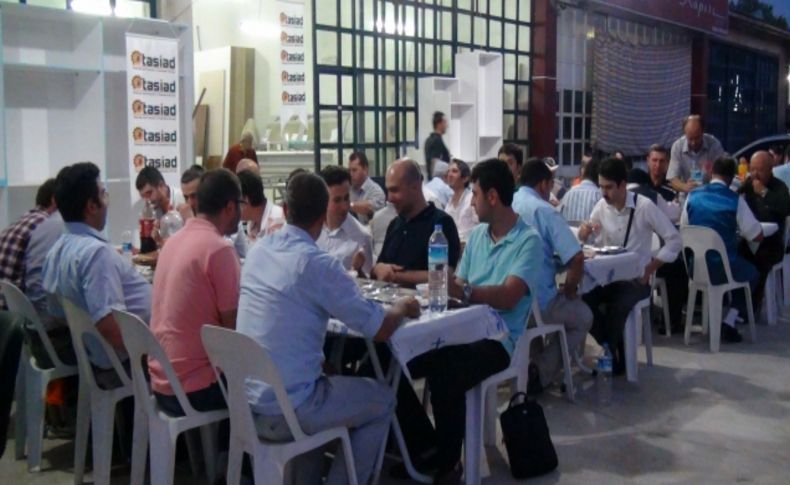 Genç TASİAD üyeleri ve huzurevi sakinleri iftarda buluştu