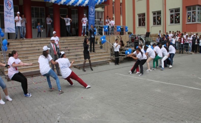 Gençlik şöleninde belde halkı ve öğrenciler doyasıya eğlendi