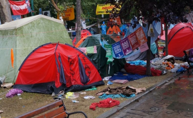 Gezi Parkı eylemcileri güne yağmurla başladı