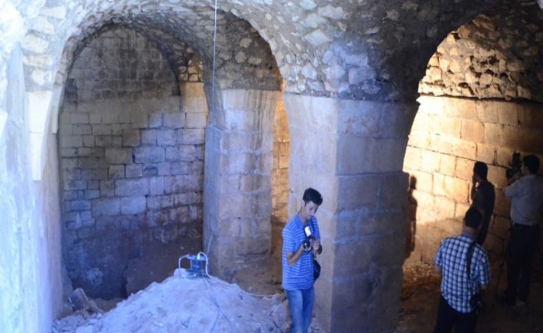 Göçük, Şanlıurfa Kalesi'nin altında yeni yerleşim yerini ortaya çıkardı