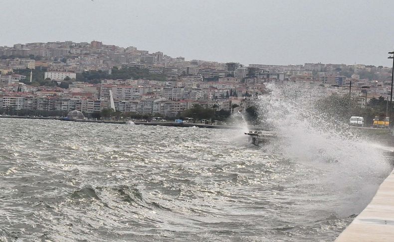 Gökçe: 'Fırtınanın İzmir'de en yoğun olacak kısmı Çeşme yarımadası'
