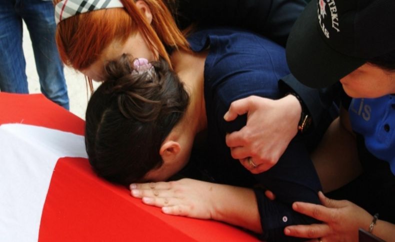 Görevde iken trafik kazasında vefat eden polis memuru defnedildi