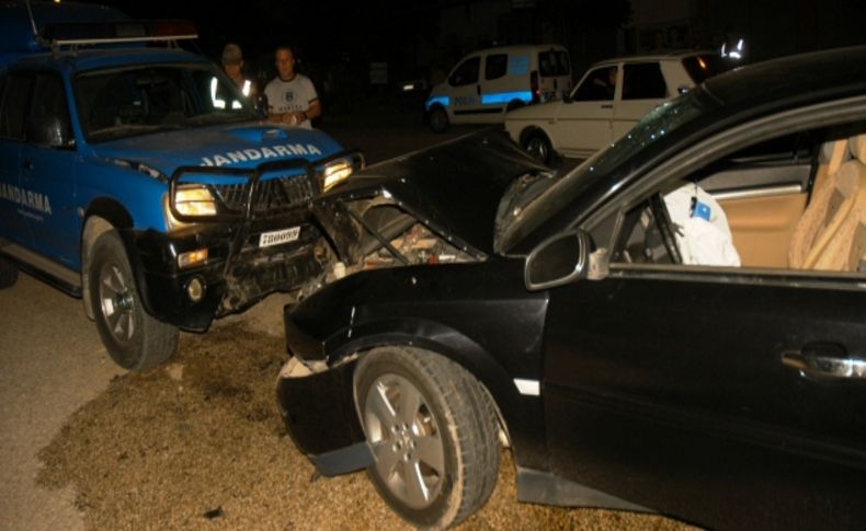 Görevden dönen jandarma aracı kaza yaptı: 3 asker, 1 sivil yaralı