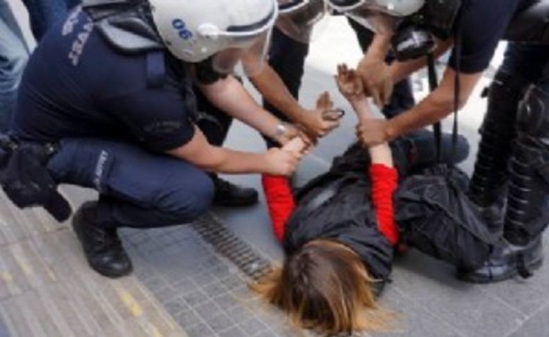 Sanık kadın: Polis çırılçıplak soyunup ıkınmamı istedi