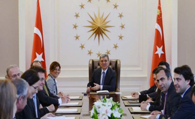 Gül’den yabancı yatırımcılara: Türkiye'nin geleceğine güvenin