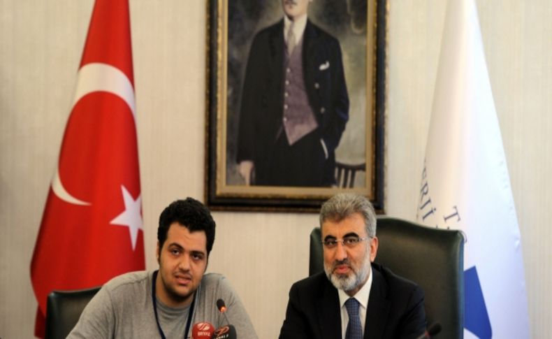 Güneş enerjisiyle çalışan arabaya Bakan Yıldız’dan 30 bin TL destek