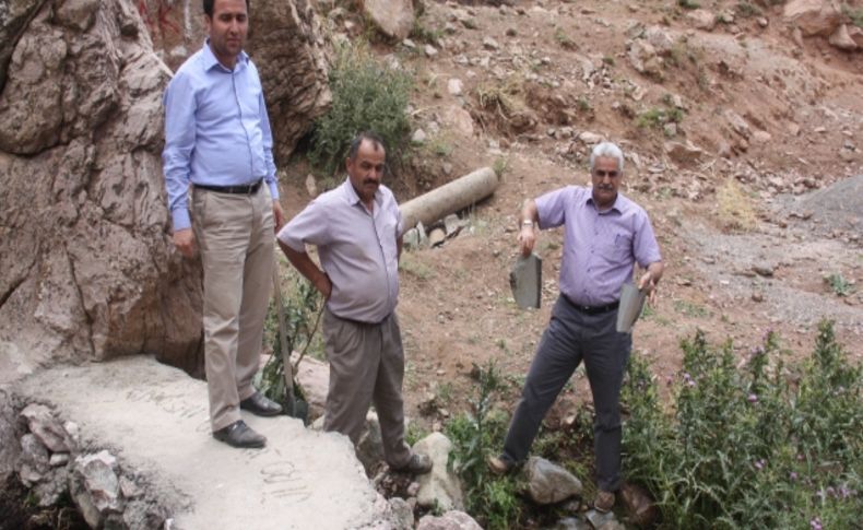 Hakkari’de yaylacılar su şebekelerini tahrip etti