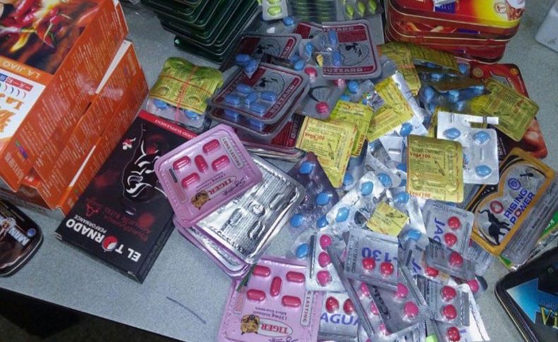 İzmir'de sağlığa zararlı cinsel uyarıcı ilaçlar elegeçirildi