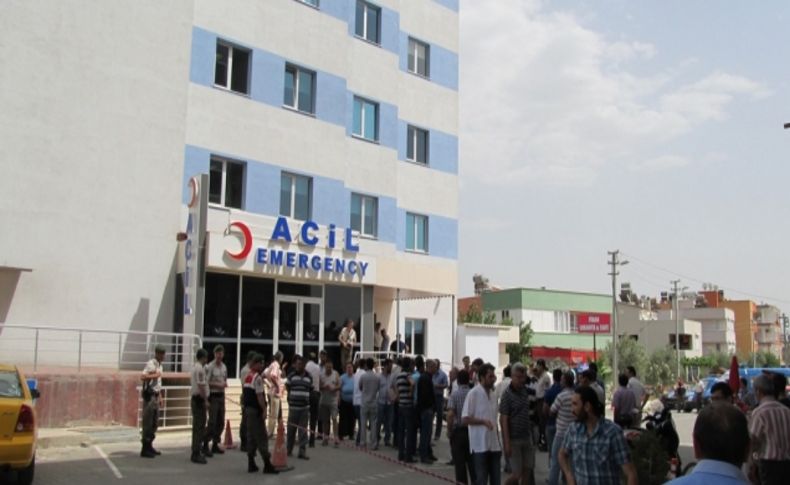 Hastane önündeki çatışmada biri ağır dört kişi yaralandı