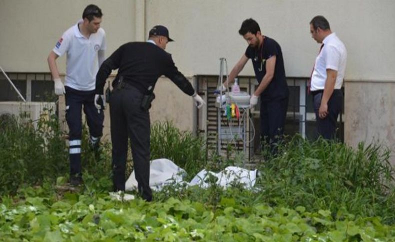 Hastanenin 7'inci katından ölüme atladı