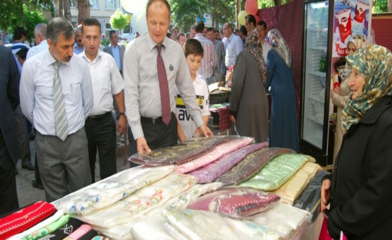 Hatuniye Vakfı’ndan öğrenciler yararına kermes