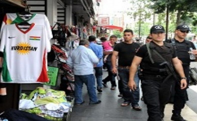 Hayaldi, gerçek oldu : ‘Kürdistan’ tişörtleri satışta