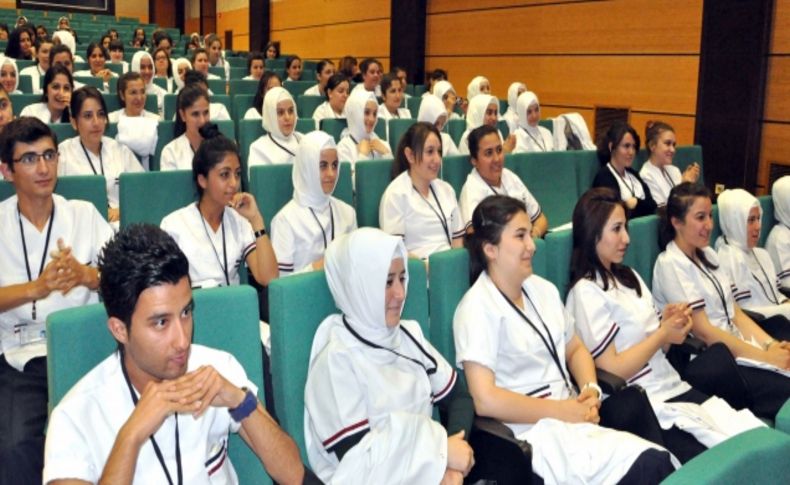 Hemşirelik için yemin ettiler