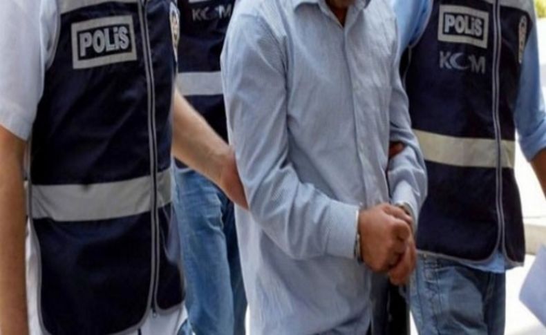 İzmir'de iki kişiye Cumhurbaşkanı'na hakaret gözaltısı