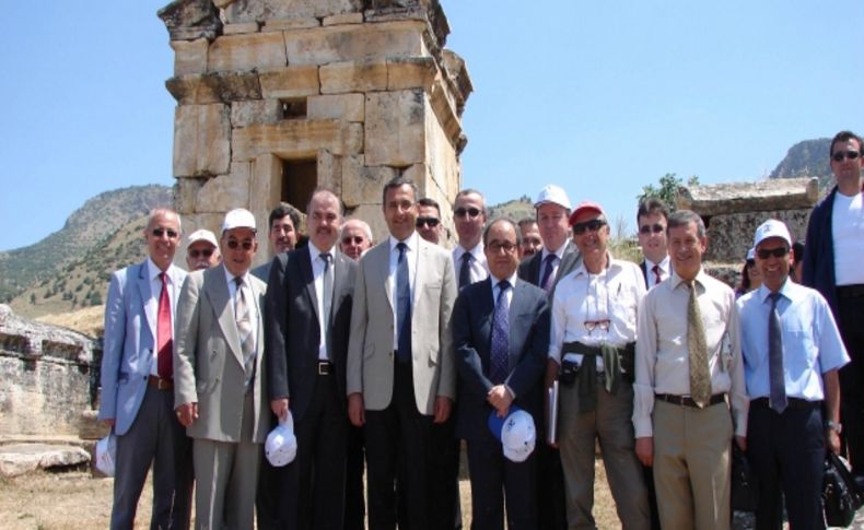 Hierapolis kazılarında İtalyanların 56 yıllık hakimiyeti sona eriyor