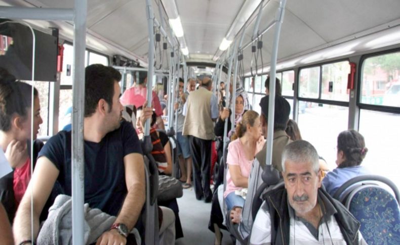 Hırsızlık şüphesiyle belediye otobüs karakola çekildi, 200 yolcu tepki gösterdi