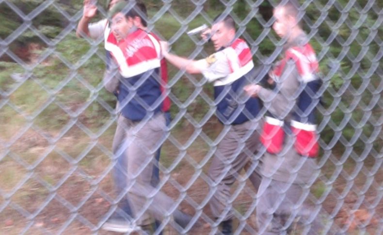 Hırsızlık zanlıları 'dur' ihtarına uymayınca, kovalamaca yaşandı: 1 yaralı
