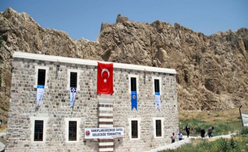 Horhor Medresesi'nde bir asır sonra bayram namazı kılındı