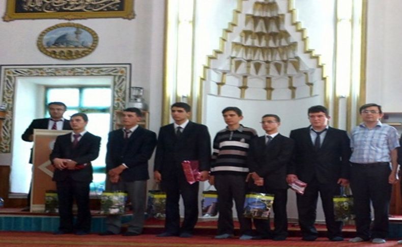 Hutbe okumada Gediz Anadolu İmam Hatip Lisesi öğrencisi il birincisi oldu