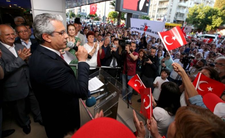 Karşıyaka'da teröre lanet mitingi