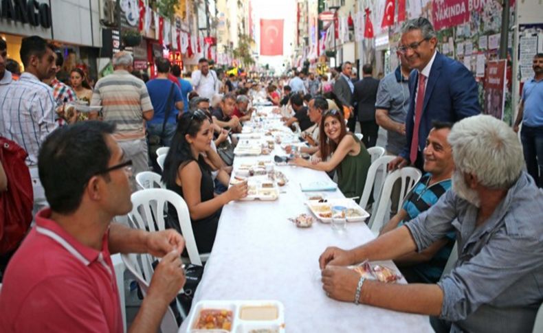 Çarşı'ya 'Yeryüzü Sofrası' kuruldu