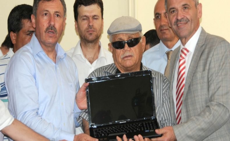 İGM, görme engellilere ses komutuyla çalışan diz üstü bilgisayar hediye etti