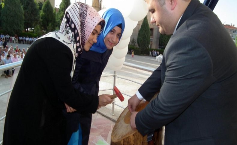 İHL müdüründen mezun öğrencilere: Herkese eşit davranın, hizmette kusur yapmayın