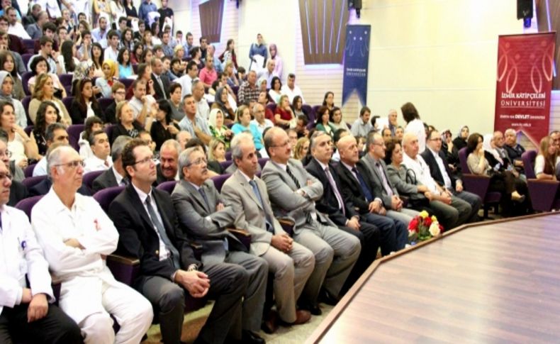 İKÇÜ Tıp Fakültesi Öğrencileri Doktorluğa İlk Adımı Attı