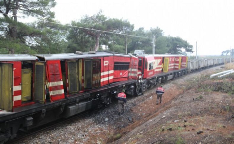 Manisa'da iki tren çarpıştı