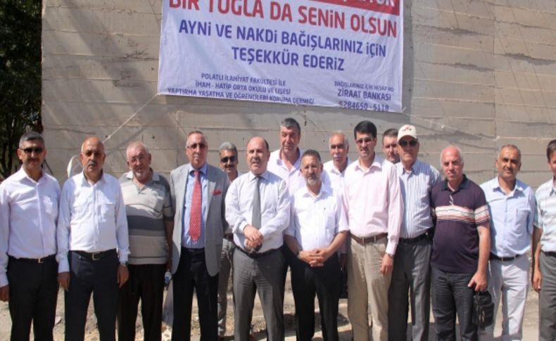 İlahiyat Fakültesi için 'Bir Tuğla da Senin Olsun' kampanyası