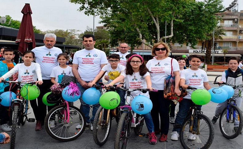 İlkokullu miniklerden sağlık için bisiklet turu