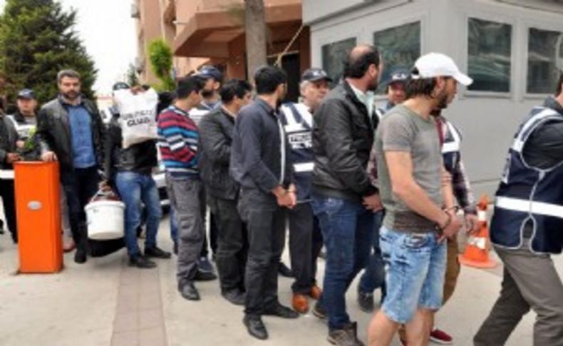 İzmir'de insan kacakçılığına 13 tutuklama