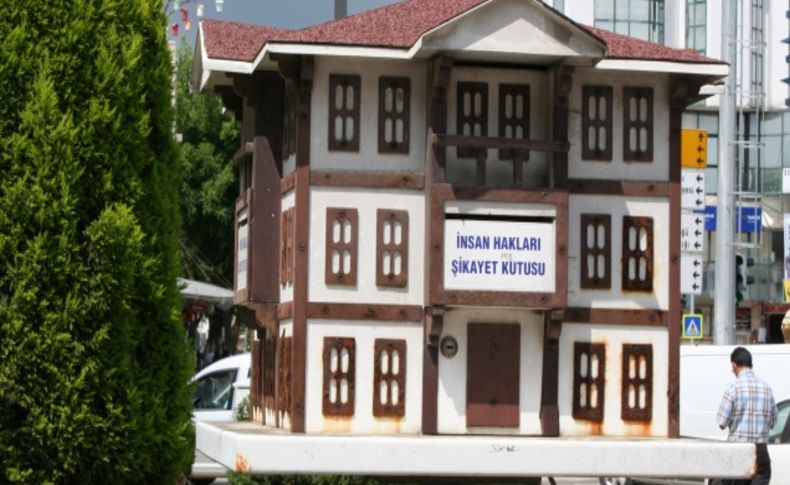 İnsan Hakları Şikayet Kutusu’na gelen şikayetler ortada kaldı