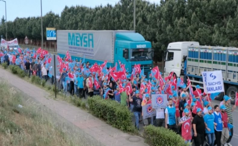 İşçiler Gebze Organize Sanayi'nin giriş ve çıkışını kapattı