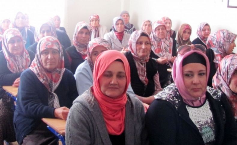 İslam’ı seçen Rus asılı Maria, Kur’anâ€“ı Kerim öğreniyor