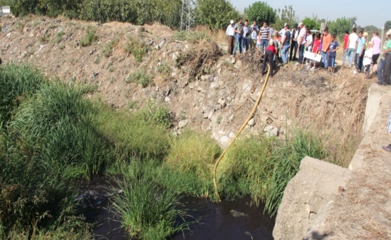 İsmetiye köyü sakinleri eylemde: Atıklar dereye salınıyor, ağaçlarımız kurudu