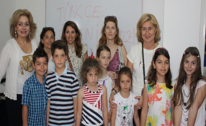 İstanbullu Rumların çocukları Atina'da Türkçe öğreniyor (Özel)