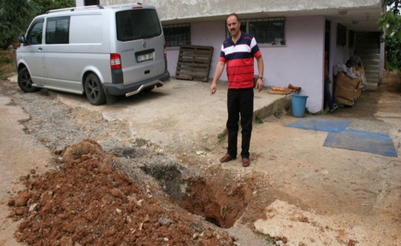 İşyerini atık su basan esnaf, 20 gündür çare arıyor