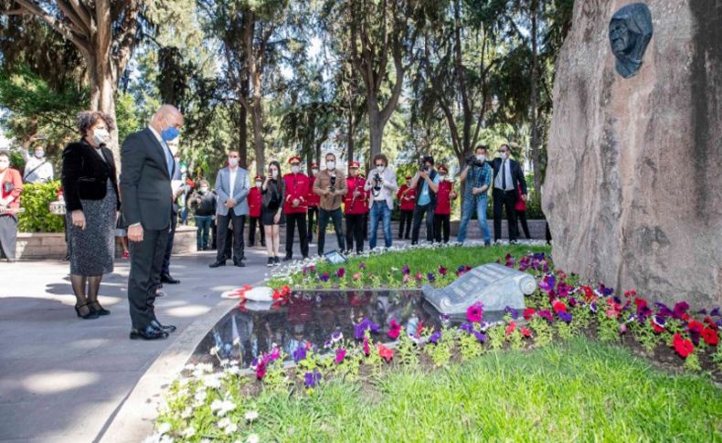 İzmir Annesini andı... Zübeyde Hanım'ın huzurunda duygusal anlar