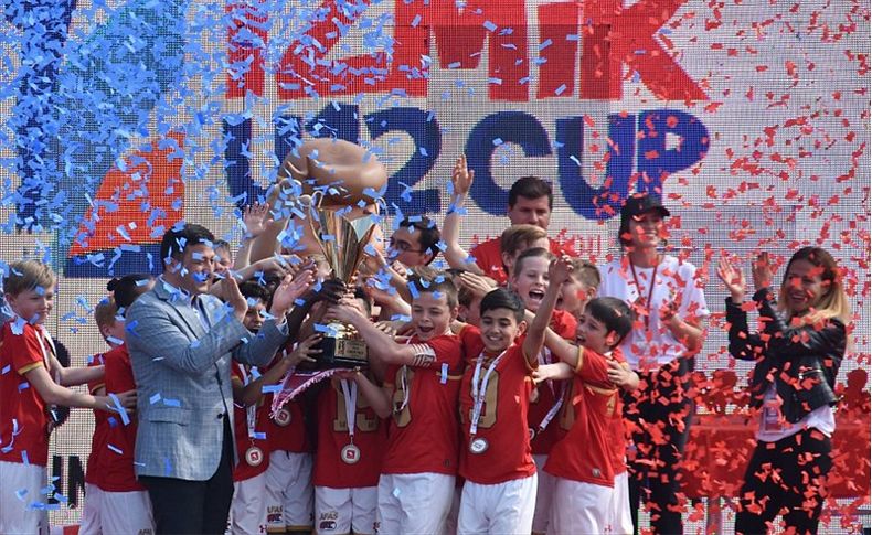 İzmir Cup'ta şampiyon Alkmaar