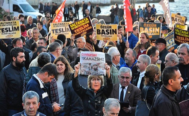 İzmir'de emek örgütlerinden eylem