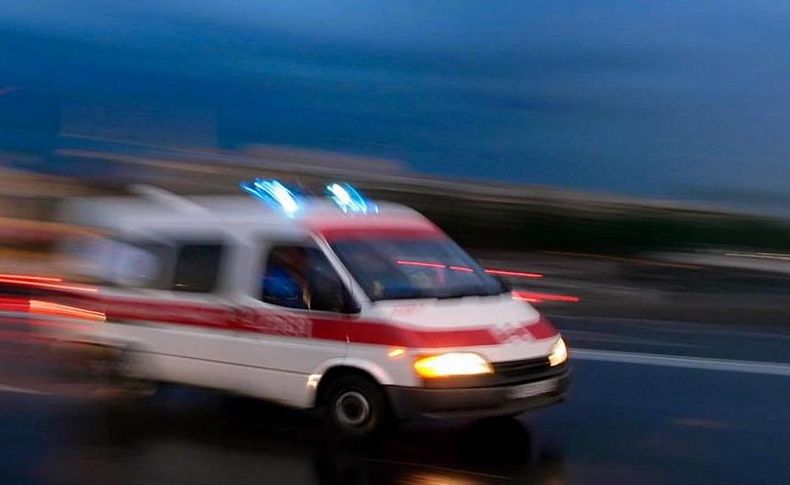 İzmir'de ev yangını: 5 kişi hastaneye kaldırıldı