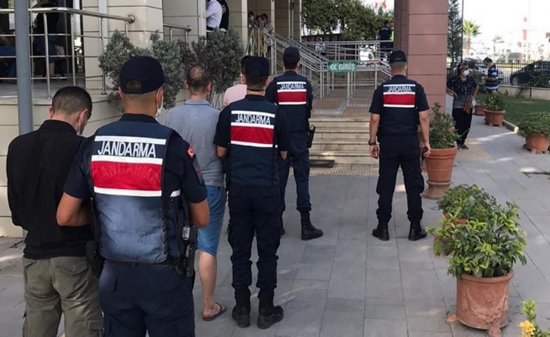 İzmir'de hırsızlık şüphelileri suçüstü yakalandı