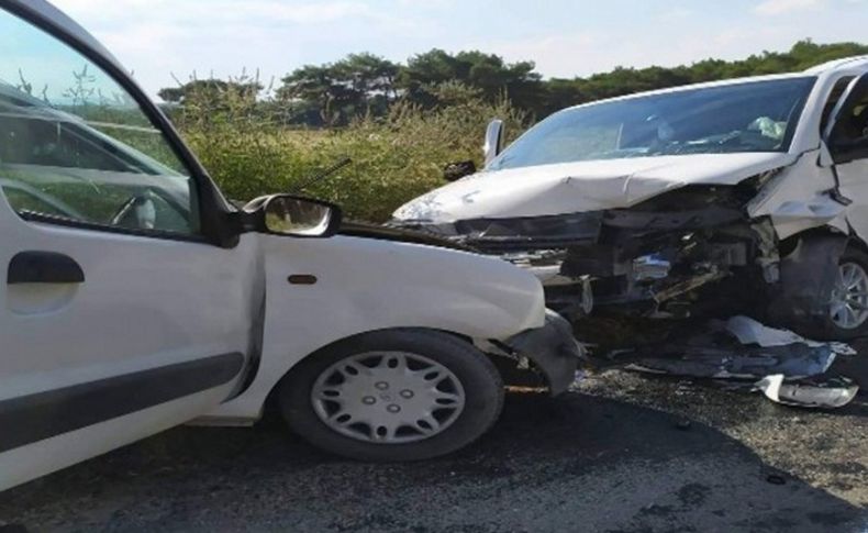 İzmir'de iki ticari araç çarpıştı: 1 ölü, 6 yaralı