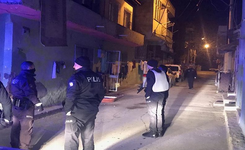İzmir'de pompalı tüfekli saldırı: 2 çocuk yaralı