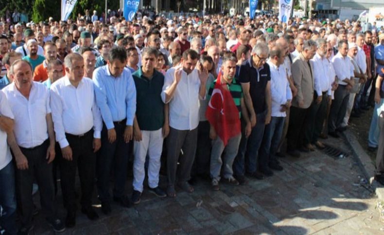 İzmir’de şehitler için gıyabi cenaze namazı