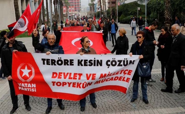İzmir'de teröre tepki yürüyüşü